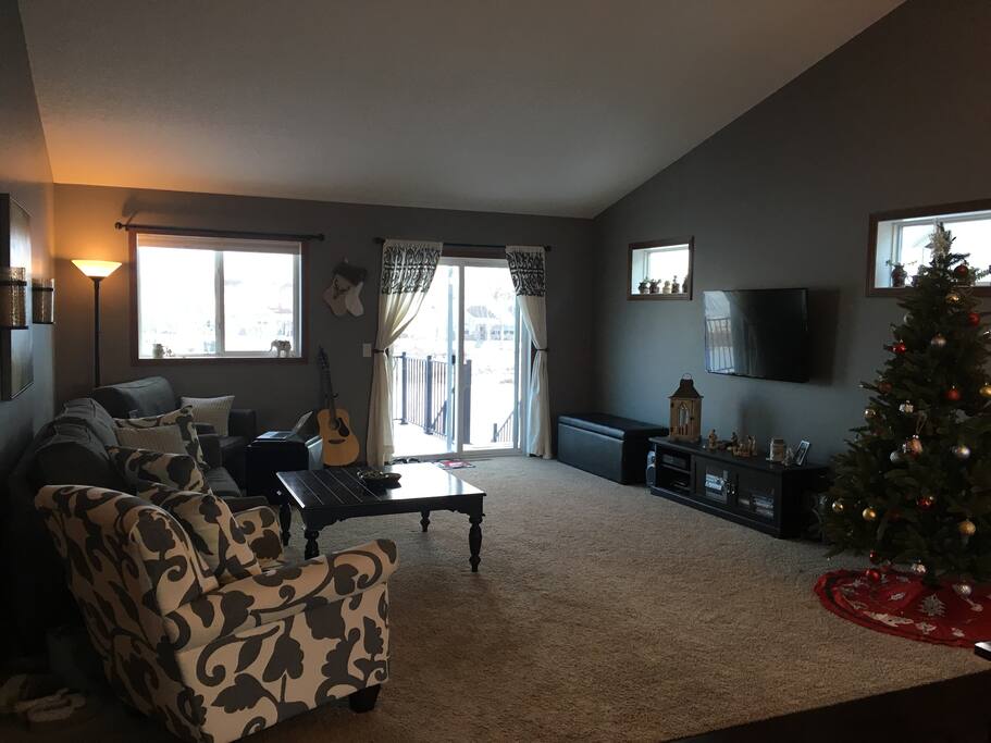 Another view of the living room, TV with DirecTV Now, Netflix, and HBOGO.