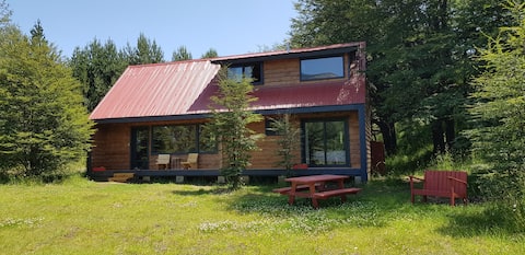 El Techo Rojo, a cabin in Coyhaique