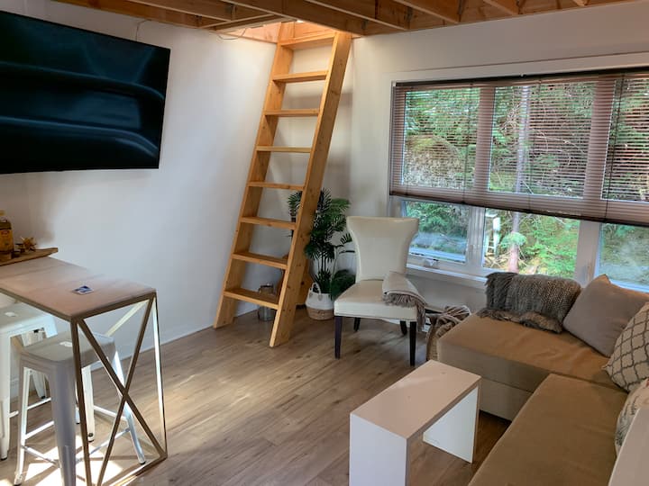 Ski-in/ski-out Mini Townhouse  Whistler, Creekside - Whistler