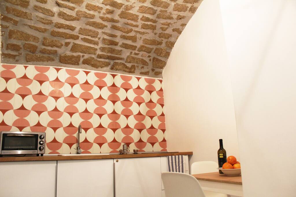 The living is an open space full of light where the kitchen and dining area are directly related.