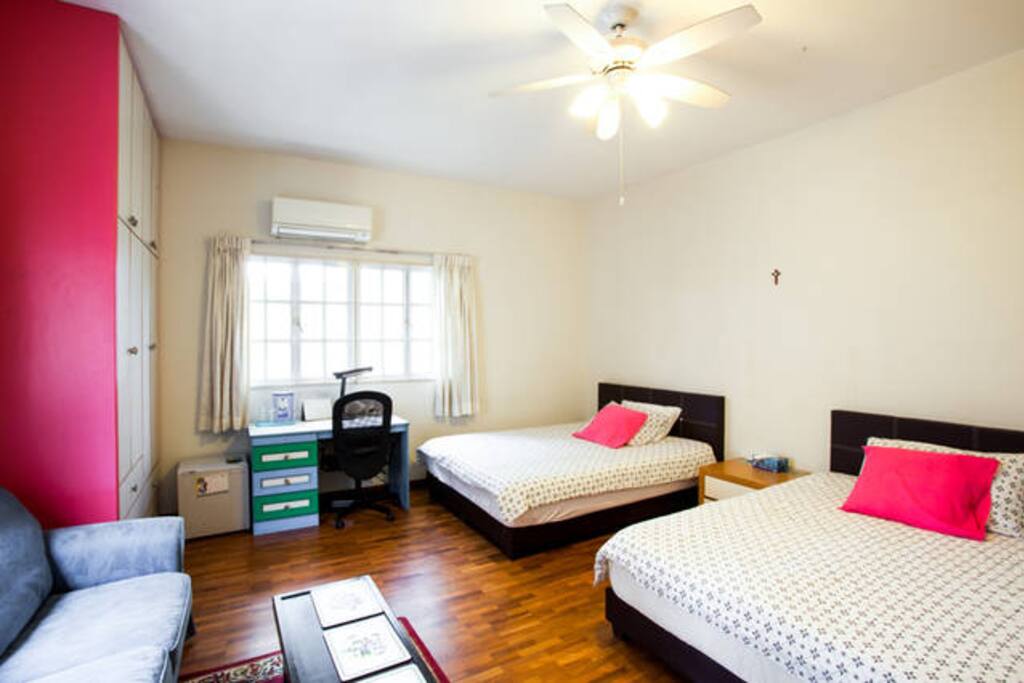 Large and bright en suite