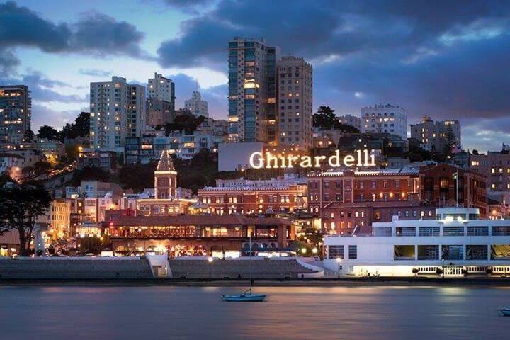 Luxurious Ghirardelli Square Aparthotel/Condo gallery image 4