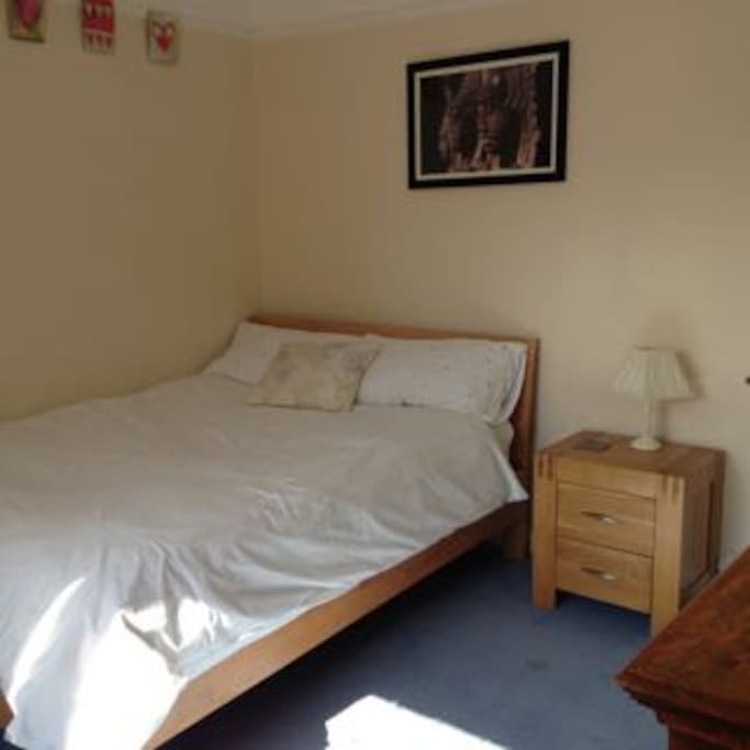 Double bedroom pic 2