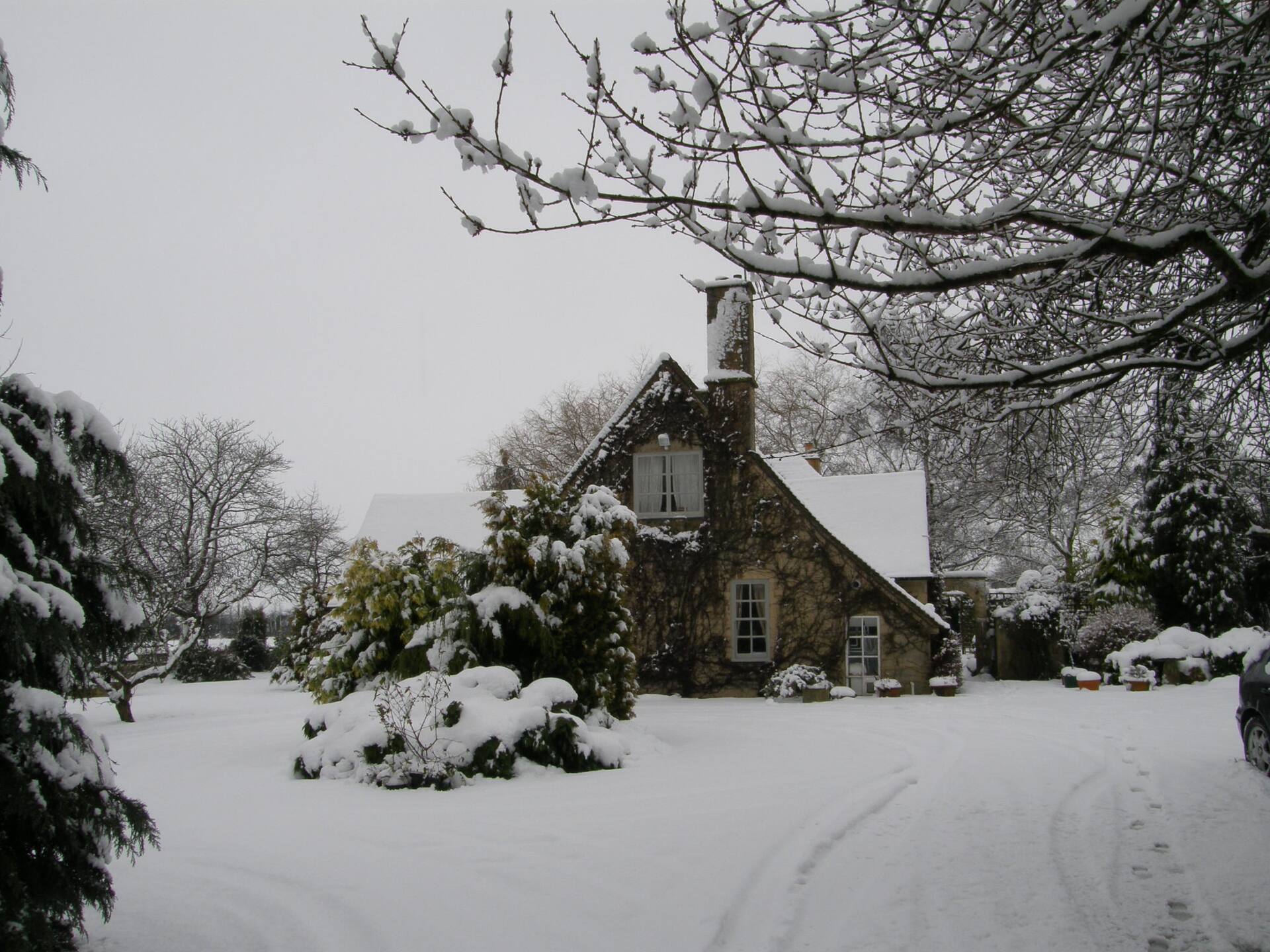 Self Contained Studio in Country House — photo 4