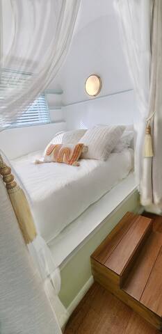 5bed/4bath & pool steps to Barton Springs & Zilker gallery image 5