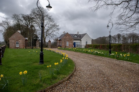 Top performing Airbnb: Pellipar Gatelodges in Benbradagh