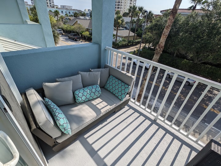 Staha ya chumba cha kulala cha msingi (ghorofa ya 3)