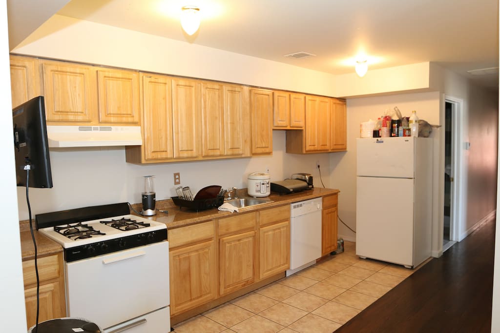 Shared kitchen with plenty of space