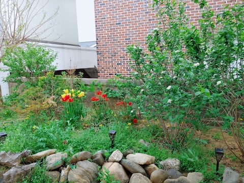 Yeondang 
House ktx 5 minutes, Disney +, Netflix, consecutive night discount, Gyeongpo, Anmok, Chodang Coffee Street, Cleanliness Accommodation, Infant, Bimp