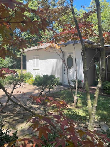 The Farmhouse Graceland Cottage