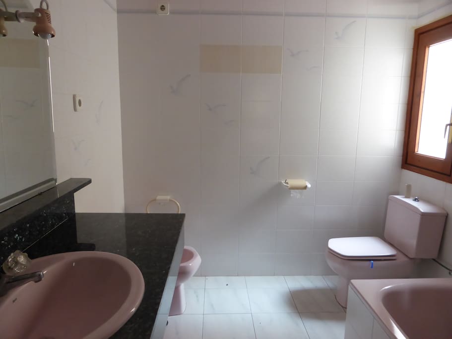 MAIN BATHROOM