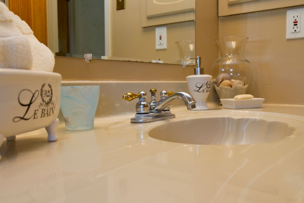 Safari room private bathroom