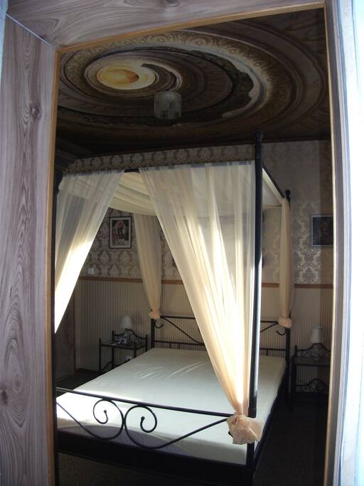 SCHLAFZIMMER UNTEN
