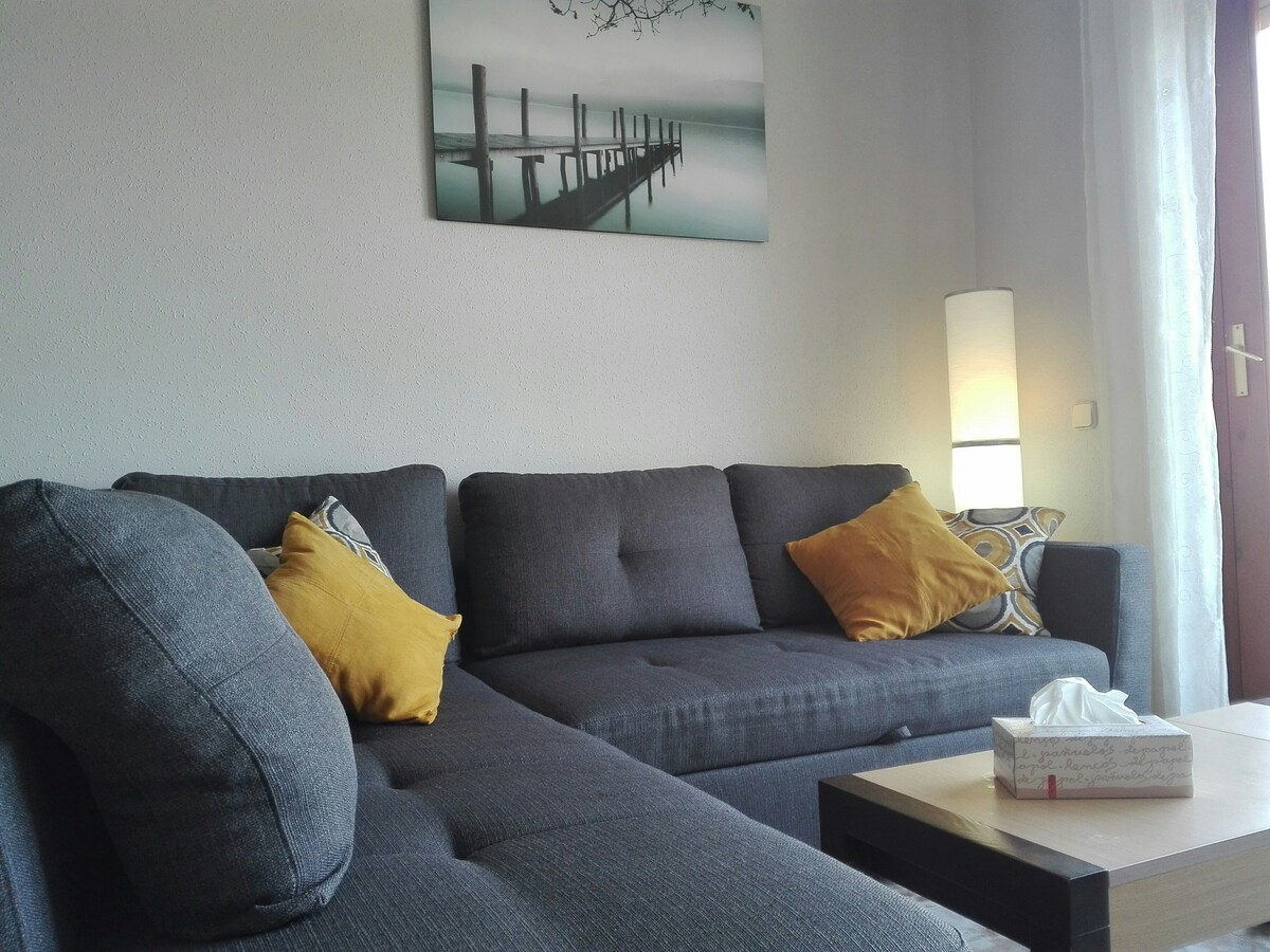Top Airbnb: Private pool and ocean views, residential area en Calafell