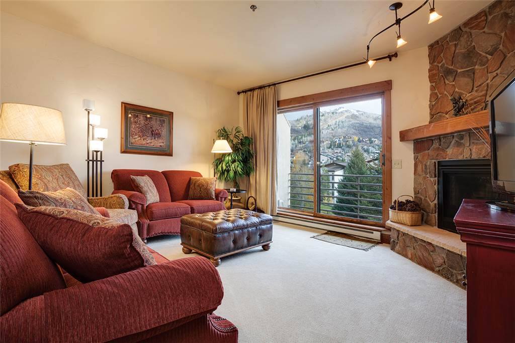 Couch,Furniture,Fireplace,Hearth,Indoors