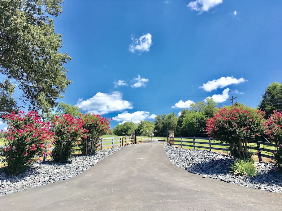 Robbin 's Nest Farm