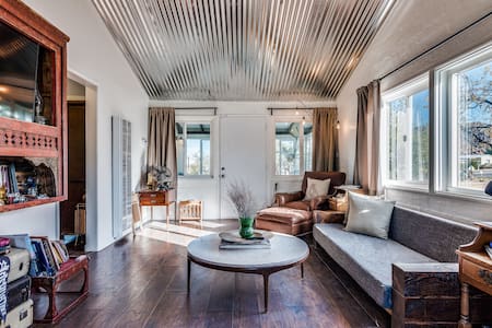 The Park Blvd House Joshua Tree Village *Hot Tub*