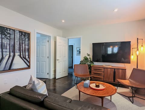 BnB 2-bedrms, pet-friendly, mins to Blue & Dwntwn