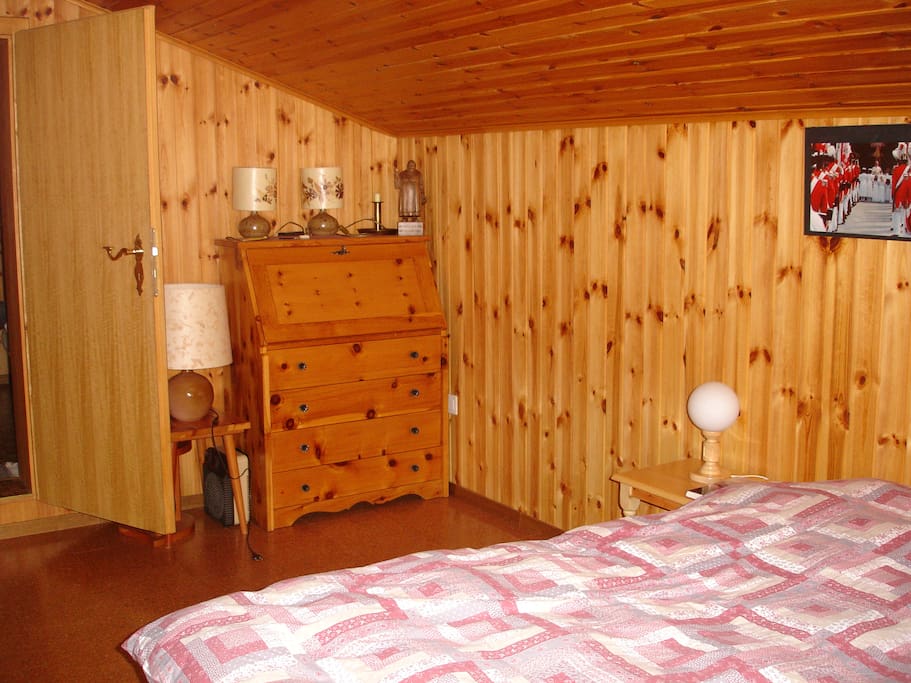 Chambre à coucher (lit double)