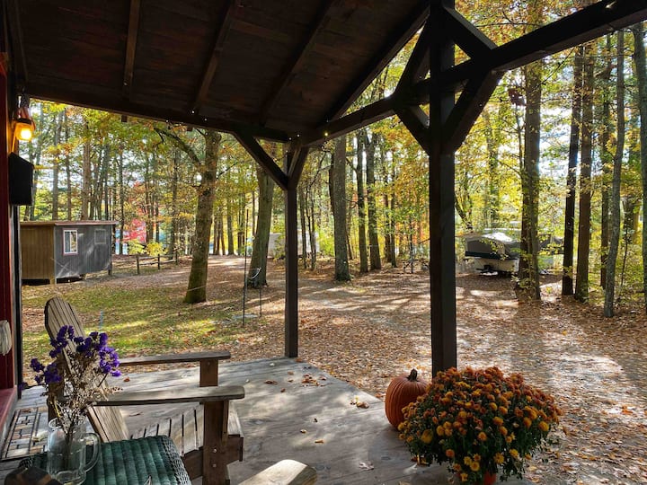 VinolaLakeside Cabin on Beach Pond with Sauna Cabins for Rent in