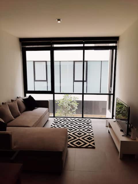 Top Airbnb: Modern and centrally located apartment in Santa María la Ribera in Santa María La Ribera