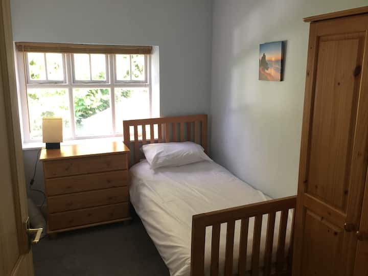 La habitación individual del pasillo