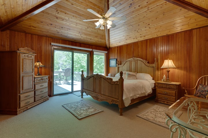 Master Bedroom with King Bed