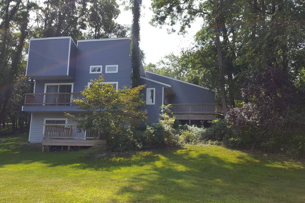 Three spacious decks!