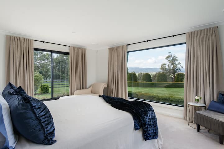 غرفة النوم الرئيسية