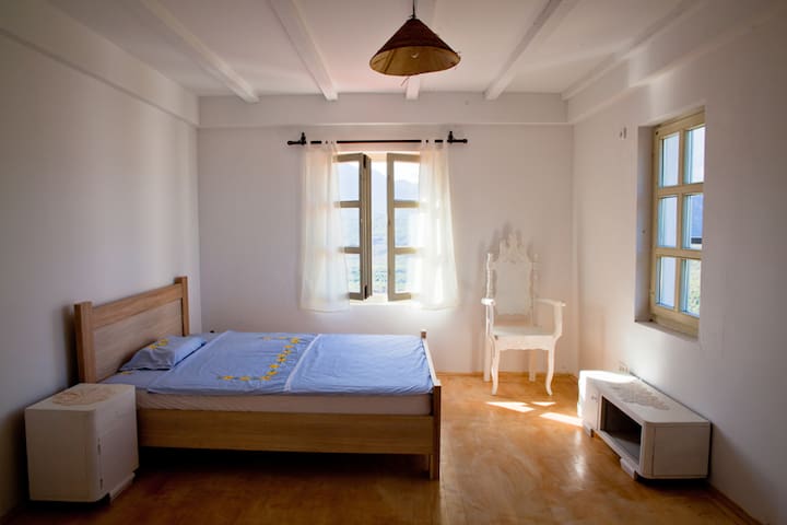 Village rooms. Village Room. Комната Village Core. Bedroom Village. Grand Room to the Village.