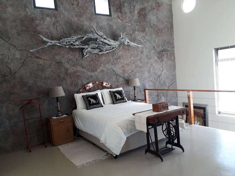 Main Bedroom - 1st floor
