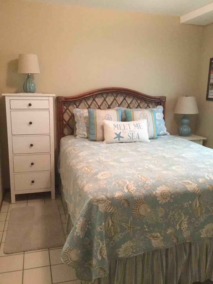 Dormitorio trasero I (cama tamaño queen)