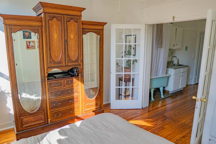 Narnia of Soho / West Village Two bedroom gallery image 5