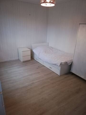 Chambre au cœur de la forêt et des chevaux