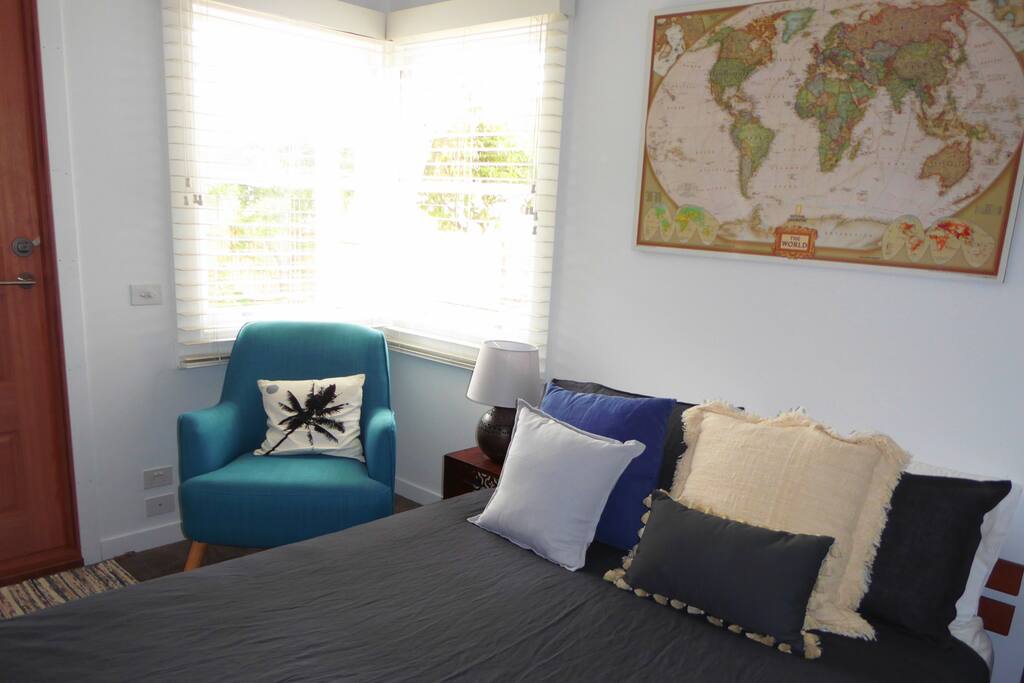 comfortable queen size bed