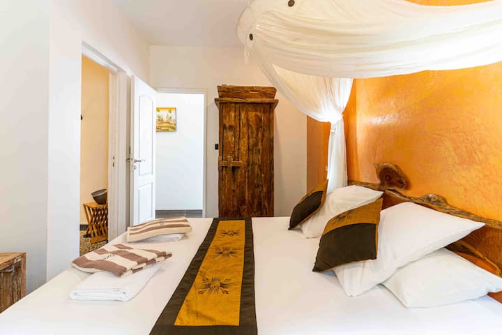 Chambre رقم : بحجم كوين مضاءة 160 × 200