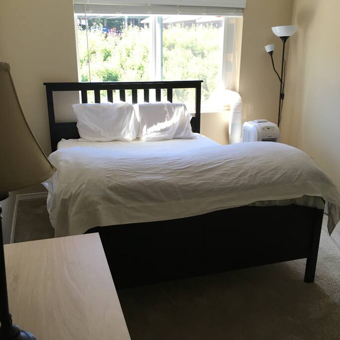 Lovely - private master bedroom with A/C unit!