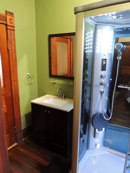 Full bath with double walk-in SteamSauna