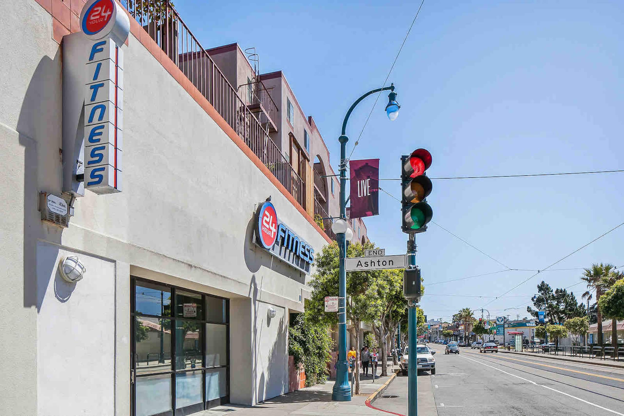 Home in San Francisco · ★4.89 · 1 bedroom · 1 bed · 1 bath - Image 28