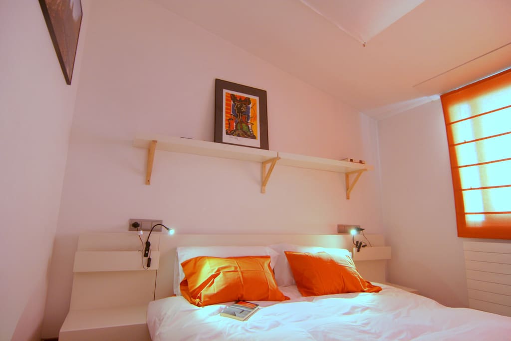 Dormitorio principal, con cama de 160 cms.