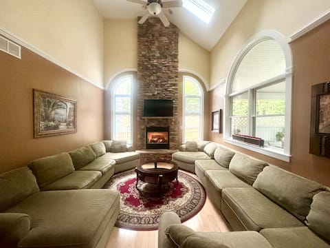 Excellent Location, Super Clean, Super Spacious !