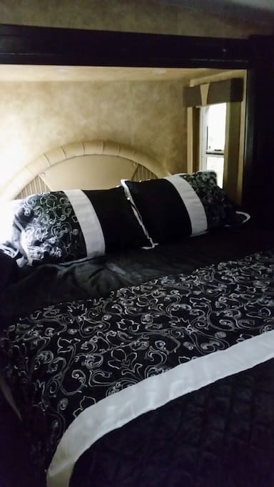 Queen size bed
