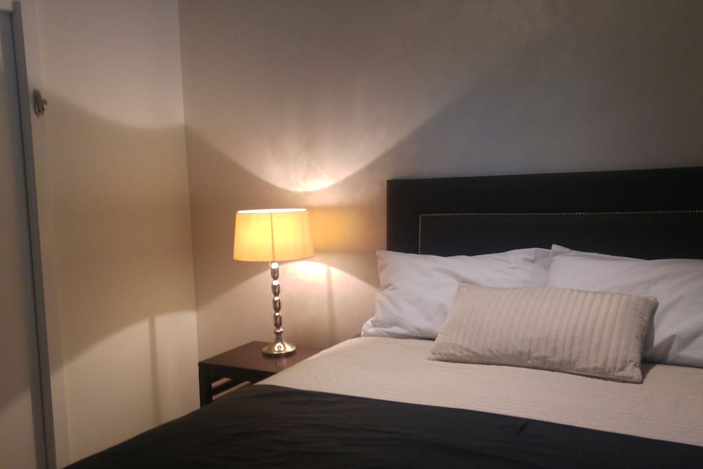 Queen bed, ensuite and 42 inch TV