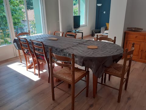 Rent 90 m2 refurbished duplex apartment