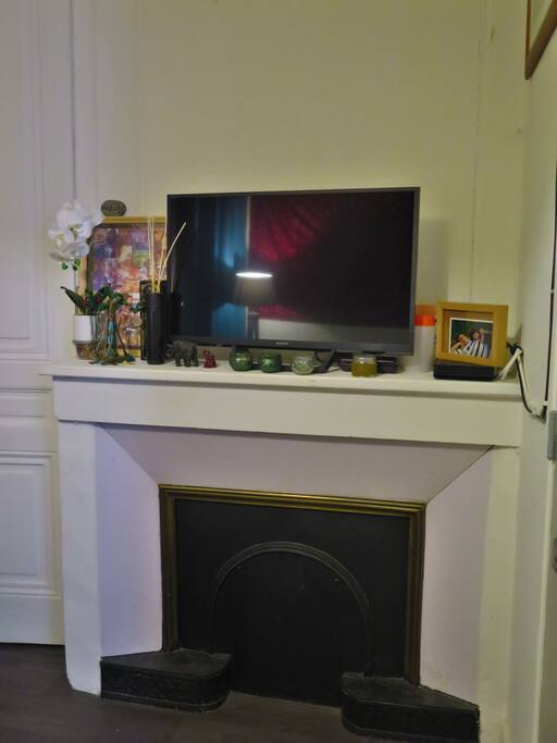 TV HD avec Netflix intégré et plus de 200 chaines !
HD TV with Netflix et more than 200 channels !