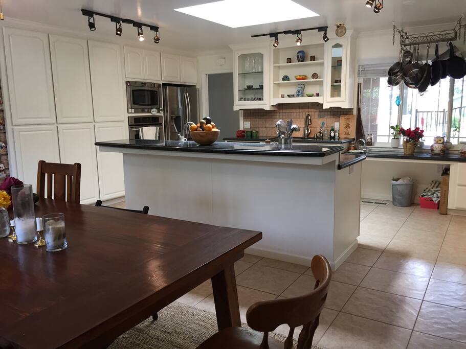 Kitchen/dining area 2