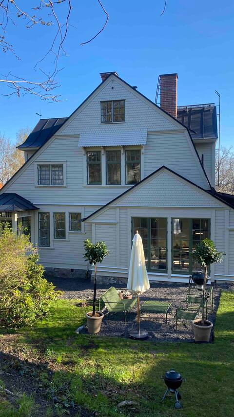 Villa in Saltsjöbaden built 1895