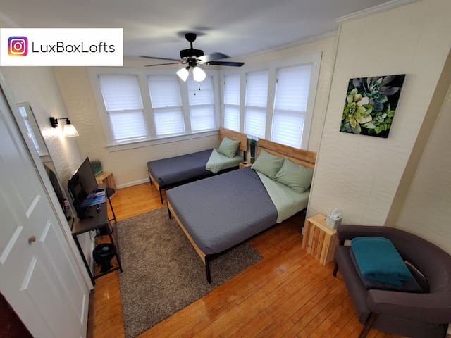 The Olive at LuxBox Lofts - Private Room, 2 beds