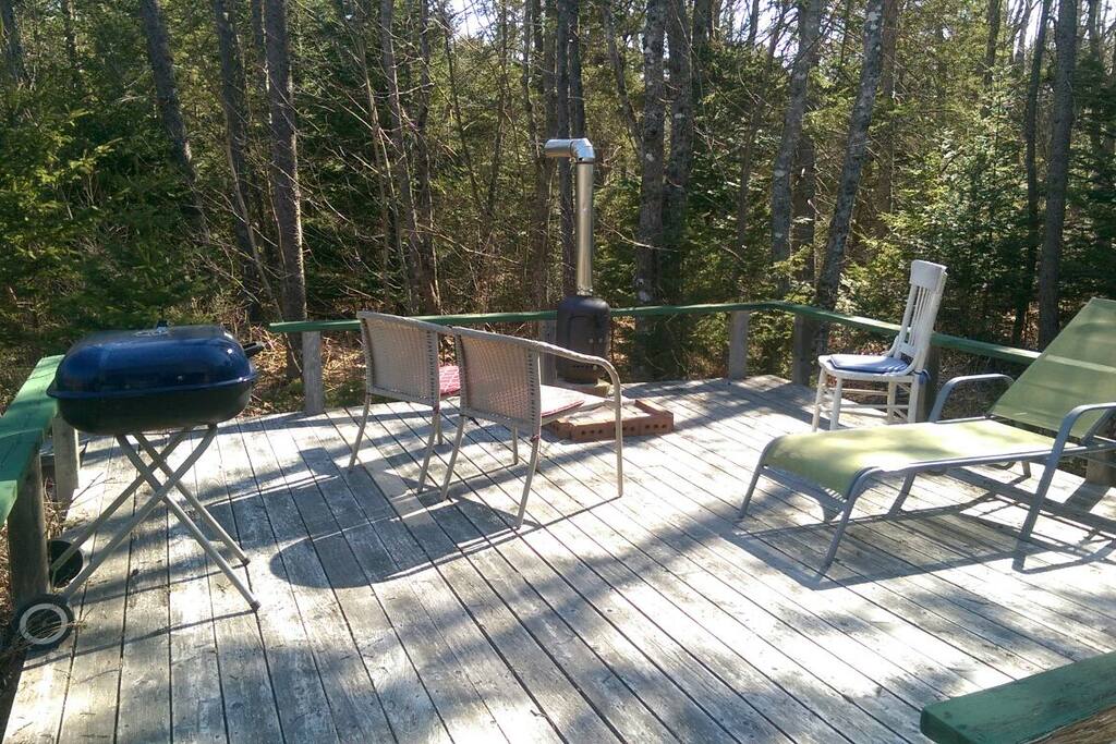 Deck, outdoor fireplace and BBQ - April 2017