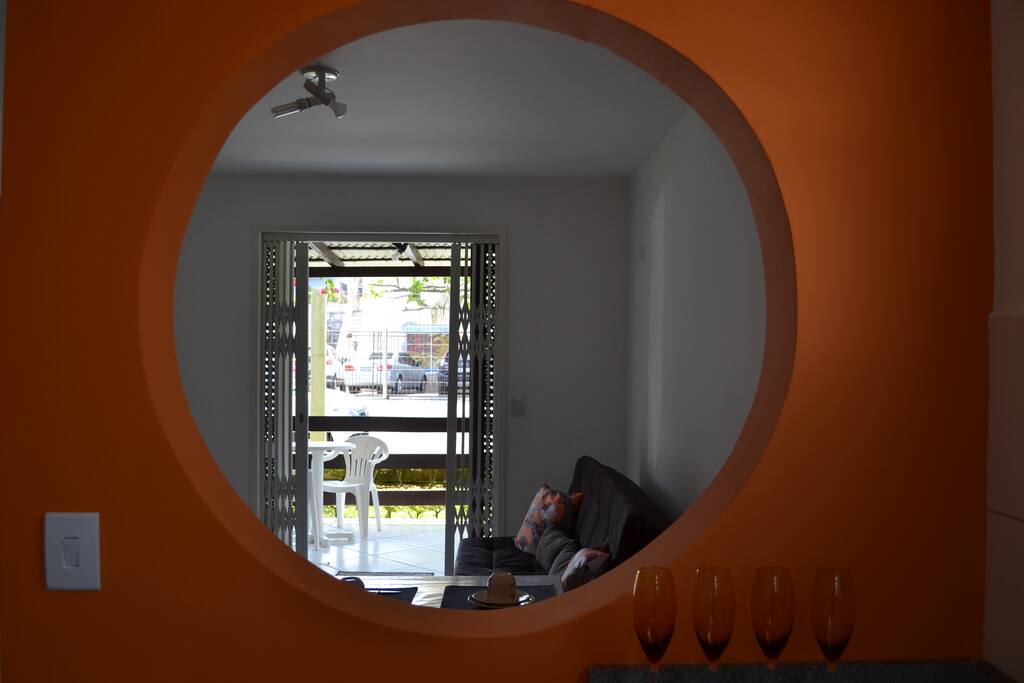 Sala vista da cozinha